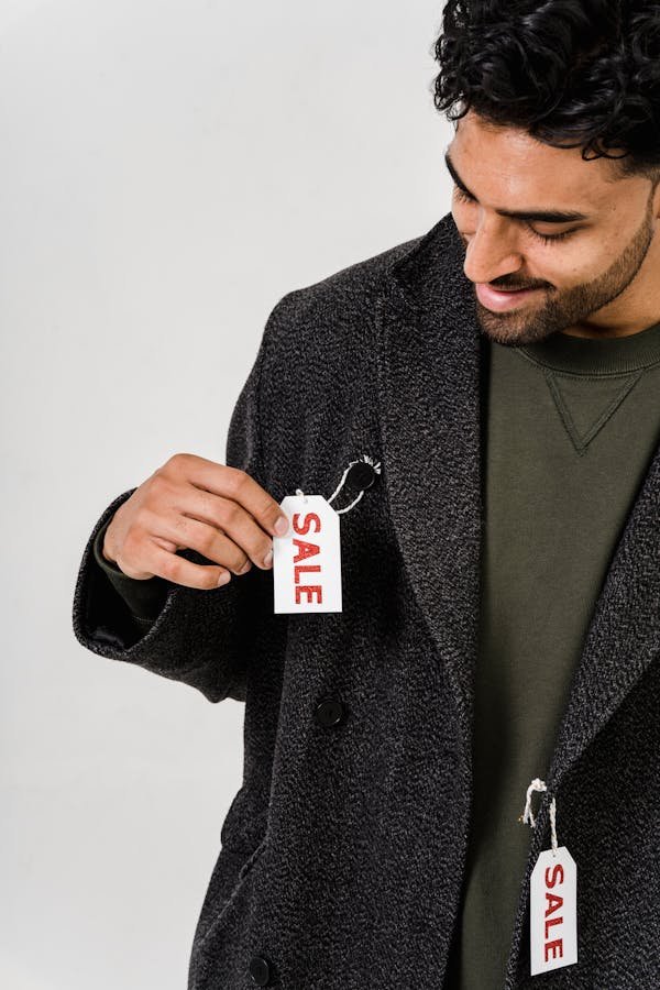 Les indispensables de l'étiquette pour soldes : astuces utiles et claires
